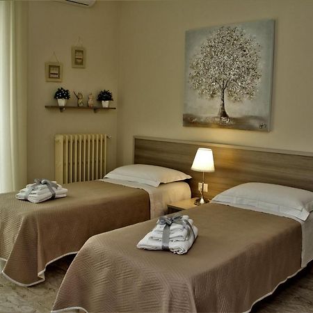 Casa Vacanze Civico 32 مونتيسكاليوزو المظهر الخارجي الصورة